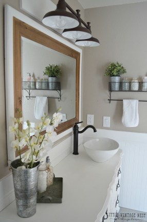 Vintage Farmhouse Bathroom Decor You Will Try 06 Vintage Farmhouse Bathroom Decor You Will Try 06